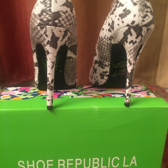 Shoes - Picture 3 of 3